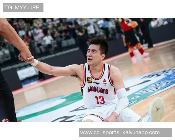 郭艾伦状态回暖20投10中斩获25分3篮板6助攻尽管有5次失误表现依旧可圈可点